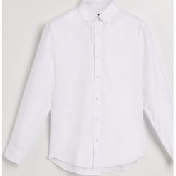 Koszula regular fit - Biały. Niebieskie koszule męskie marki Reserved. Za 139,99 zł.