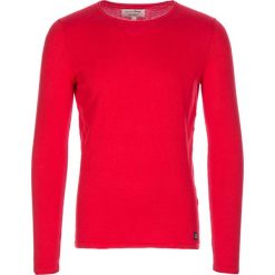 Sweter w kolorze czerwonym. Czerwone swetry męskie Tom Tailor, s, bez wzorów, z bawełny, z okrągłym kołnierzem, bez kaptura. W wyprzedaży za 52,95 zł.