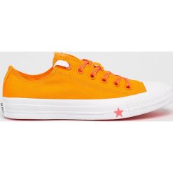 Converse - Tenisówki. Pomarańczowe trampki i tenisówki damskie Converse, bez wzorów, z materiału, bez zapięcia. W wyprzedaży za 199,90 zł.