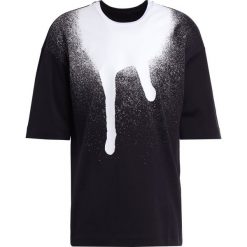 Diesel Black Gold TITAN SPRAY MAGLIETTA Tshirt z nadrukiem black. Czarne koszulki polo męskie marki Diesel Black Gold, s, z nadrukiem, z bawełny. W wyprzedaży za 377,40 zł.