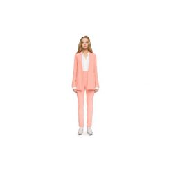 Kurtki lekkie Style S066 Żakiet blezer bez zapięcia - łososiowy. Różowe kurtki damskie Style, s, bez wzorów, bez kaptura. Za 145,00 zł.