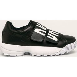 Dkny - Buty. Białe buty sportowe damskie DKNY, bez wzorów, ze skóry, sportowe. W wyprzedaży za 359,90 zł.
