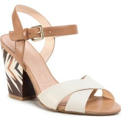 Sandały LORETTA VITALE - 50900-18 Atando Gelo. Pomarańczowe klapki damskie Loretta Vitale, bez wzorów, ze skóry, bez obcasa, na obcasie. Za 279,00 zł.