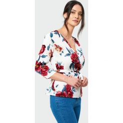 Kopertowa bluzka. Szare bluzki damskie Greenpoint, bez wzorów, z wiskozy, bez kołnierzyka, bez rękawów. Za 29,99 zł.