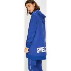 Answear - Bluza. Niebieskie bluzy damskie ANSWEAR, s, bez wzorów, z elastanu, bez rękawów, z kapturem. W wyprzedaży za 89,90 zł.