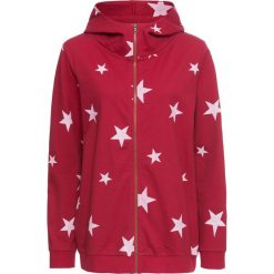 Bluza rozpinana z kapturem bonprix czerwony chili-biały z nadrukiem. Czerwone bluzy damskie marki bonprix, z nadrukiem, bez rękawów, z kapturem. Za 44,99 zł.