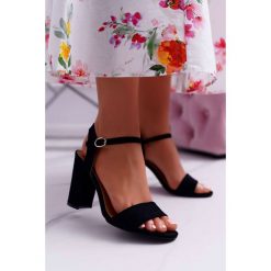 Sandały Damskie Zamszowe Czarne Baloo. Czarne sandały damskie Tagless, w paski, z zamszu, eleganckie, bez obcasa, na słupku, z paskami. Za 63,20 zł.