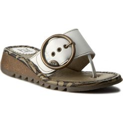 Japonki FLY LONDON - Trim P500453024 Offwhite. Białe klapki damskie marki Fly London, ze skóry, na obcasie. W wyprzedaży za 249,00 zł.