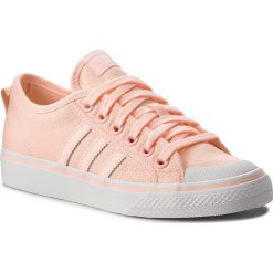 Buty adidas - Nizza W AQ1187 Cleora/Cleora/Crywht. Pomarańczowe buty sportowe damskie Adidas, na co dzień, bez wzorów, ze skóry, bez obcasa, bez zapięcia. W wyprzedaży za 209,00 zł.