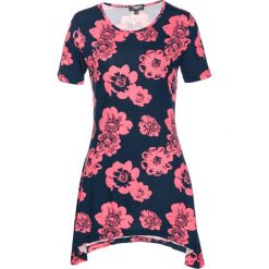 Shirt z dłuższymi bokami bonprix ciemnoróżowo-jasnoróżowy w kwiaty. Niebieskie koszulki damskie bonprix, w kwiaty, bez kołnierzyka. Za 64,99 zł.