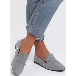 Szare Mokasyny Dark Embrace. Szare mokasyny damskie Renee, na płaskiej podeszwie. Za 79,99 zł.