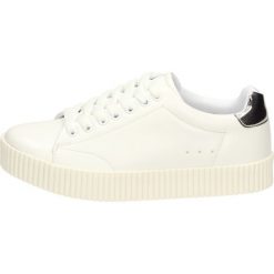 Białe creepersy, buty damskie VICES 7170-41. Białe buty sportowe damskie vices, bez wzorów, sportowe. W wyprzedaży za 59,00 zł.
