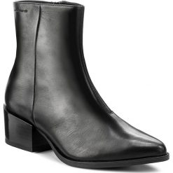 Botki VAGABOND - Marja 4413-001-20 Black. Czarne botki damskie na obcasie marki Vagabond, z materiału. W wyprzedaży za 319,00 zł.