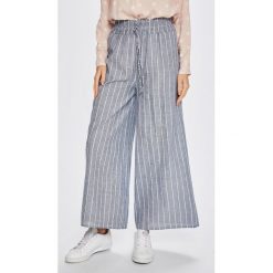 Answear - Spodnie Stripes Vibes. Szare spodnie damskie ANSWEAR, s, bez wzorów, z bawełny, casualowe. W wyprzedaży za 49,90 zł.