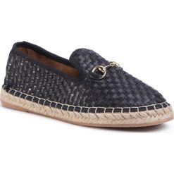 Espadryle CARINII - B6037 353-000-000-000. Czarne espadryle damskie Carinii, bez wzorów, ze skóry, bez obcasa. W wyprzedaży za 239,00 zł.