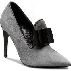 Szpilki SOLO FEMME - 34262-53-E37/E45-04-00 Szary/Czarny. Szare szpilki Solo Femme, z aplikacjami, ze skóry, eleganckie, bez obcasa, na obcasie, bez zapięcia. W wyprzedaży za 219,00 zł.