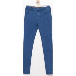 Spodnie jeansowe skinny - Niebieski. Niebieskie spodnie męskie Reserved, m, bez wzorów, z jeansu. Za 129,99 zł.
