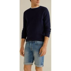 Mango Man - Szorty jeansowe Rock4. Niebieskie spodenki i szorty męskie Mango Man, z aplikacjami, z elastanu, casualowe. Za 139,90 zł.