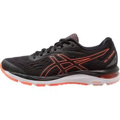 ASICS GELCUMULUS 20 Obuwie do biegania treningowe black/flash coral. Czarne buty do biegania damskie marki Asics. Za 589,00 zł.