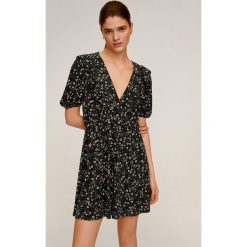 Mango - Sukienka Romantic. Zielone sukienki damskie Mango, na co dzień, xs, w kwiaty, z elastanu, casualowe, bez kołnierzyka, z krótkim rękawem, krótkie, mini, rozkloszowane. W wyprzedaży za 69,90 zł.