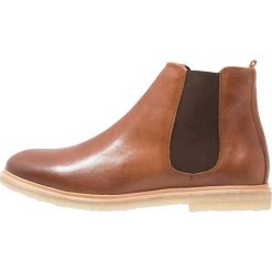 Buty zimowe męskie: Royal RepubliQ CAST CHELSEA Botki tan