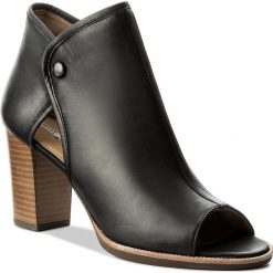 Sandały GEOX - D N.Callie B D7240B 000LC C9999 Black. Czarne klapki damskie Geox, bez wzorów, ze skóry, bez obcasa, na obcasie. W wyprzedaży za 329,00 zł.