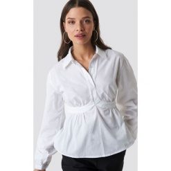 NA-KD Trend Krótka koszula z miseczkami - White. Białe koszule body marki NA-KD Trend. W wyprzedaży za 73,17 zł.