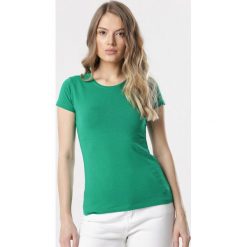 Zielony T-shirt Echolaira. Zielone t-shirty damskie Born2be, s, bez wzorów, sportowe, z okrągłym kołnierzem. Za 34,99 zł.