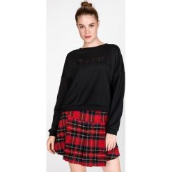 Guess Bluza Czarny. Czarne bluzy damskie Guess, m, z nadrukiem, z bawełny, bez rękawów, bez kaptura. Za 292,95 zł.