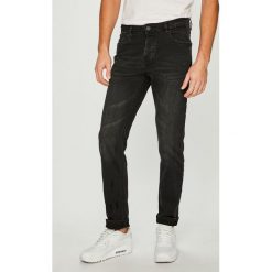Review - Jeansy Simon. Czarne jeansy męskie marki Review, z elastanu. W wyprzedaży za 139,90 zł.
