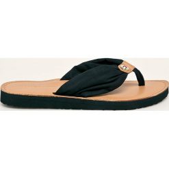 Tommy Hilfiger - Japonki. Czerwone klapki damskie TOMMY HILFIGER, bez wzorów, ze skóry, bez obcasa. W wyprzedaży za 119,90 zł.