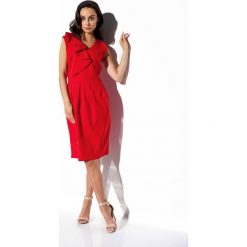 Elegancka sukienka z falbaną czerwony. Czerwone sukienki damskie Lemoniade, na co dzień, s, bez wzorów, eleganckie, z klasycznym kołnierzykiem, bez rękawów, proste. Za 179,90 zł.