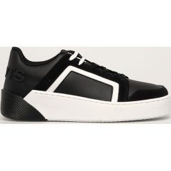 Levi's - Buty. Czarne buty sportowe damskie Levi's®, z gumy. W wyprzedaży za 299,90 zł.
