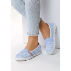 Niebieskie Tenisówki Oblige. Niebieskie trampki dziewczęce Born2be, bez wzorów, bez zapięcia. Za 49,99 zł.