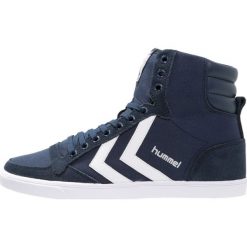 Hummel SLIMMER STADIL Tenisówki i Trampki wysokie dress blue/white. Niebieskie tenisówki damskie Hummel, ze skóry. Za 299,00 zł.