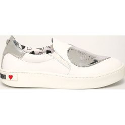 Love Moschino - Buty. Białe buty sportowe damskie Love Moschino, bez wzorów, ze skóry, sportowe. W wyprzedaży za 399,90 zł.