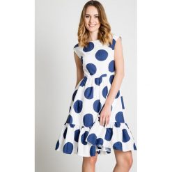 Rozkloszowana sukienka w grochy BIALCON. Niebieskie sukienki damskie BIALCON, na co dzień, w grochy, z falbankami, bez rękawów, rozkloszowane. Za 399,00 zł.