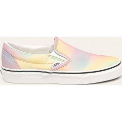 Vans - Tenisówki. Trampki i tenisówki damskie Vans, bez wzorów, z gumy, bez zapięcia. Za 299,90 zł.