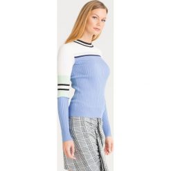 SWETER ZEMIRA Sportmax Code. Niebieskie swetry damskie Sportmax Code, s, z aplikacjami, z dzianiny, bez rękawów, bez kaptura. Za 450,00 zł.