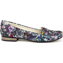Balerinki lordsy - skóra naturalna - model 025 - kolor czarne kwiaty. Czarne baleriny damskie Zapato, w kwiaty, z jeansu, eleganckie, na niskim obcasie, na obcasie. W wyprzedaży za 173,40 zł.
