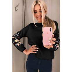 Sweter damski ZEGRA BLACK. Czarne bluzy damskie Sweter damski ZEGRA BLACK, uniwersalny, bez wzorów, bez rękawów, bez kaptura. W wyprzedaży za 79,00 zł.