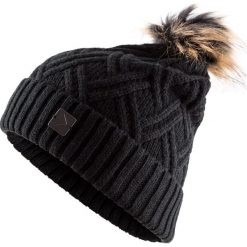 Czapka damska CAD603 - głęboka czerń - Outhorn. Czarne czapki damskie Outhorn, na zimę, z materiału. Za 29,99 zł.