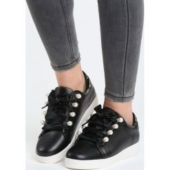 Czarne Buty Sportowe Galaxy Pearl. Czarne buty sportowe damskie Multu, bez wzorów, sportowe. Za 69,99 zł.