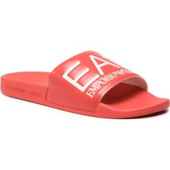 Klapki EA7 EMPORIO ARMANI - XCP001 XCC22 00029 Red. Czerwone klapki damskie EA7 Emporio Armani, bez wzorów, z tworzywa sztucznego, bez obcasa. W wyprzedaży za 169,00 zł.