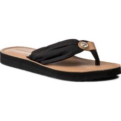 Japonki TOMMY HILFIGER - Leather Footbed Beach Sandal FW0FW00475 Black 990. Klapki damskie TOMMY HILFIGER. W wyprzedaży za 139,00 zł.