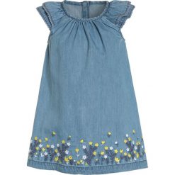 Sukienki dziewczęce z falbanami: mothercare EMBROIDERED HEM DRESS Sukienka jeansowa denim