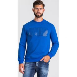 BLUZA Armani Exchange. Niebieskie bluzy męskie Armani Exchange, s, z aplikacjami, z materiału, z okrągłym kołnierzem, bez rękawów, bez kaptura. Za 281,40 zł.