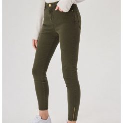 Spodnie skinny z wysokim stanem - Khaki. Brązowe spodnie damskie Sinsay, s, bez wzorów, z podwyższonym stanem. Za 39,99 zł.