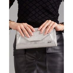 Kopertówka wizytowa srebrna Rovicky - srebrny. Szare kopertówki damskie ROVICKY, w paski, ze skóry, eleganckie, na ramię, małe, bez dodatków. Za 54,99 zł.