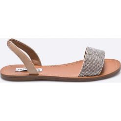Steve Madden - Sandały Rock Sandal. Brązowe klapki damskie Steve Madden, bez wzorów, z materiału, bez obcasa. W wyprzedaży za 179,90 zł.